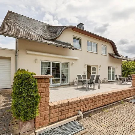 Apartment Gaestehaus Binz-meyer Schlossberg Lieser